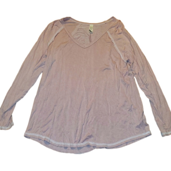 Light, Soft Long Sleeve Pale Pink Tee Medium - Picture 1 of 9
